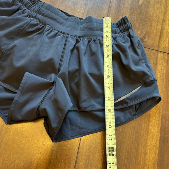 Lululemon Women's Hotty Hot High-Rise Lined Short 2.5" Black Size 6 - Picture 11 of 15